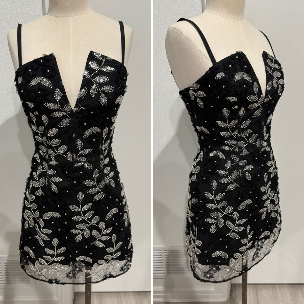 Dress the Population Black Deep-V Beaded Sequins 3D Floral Mini Dress - S